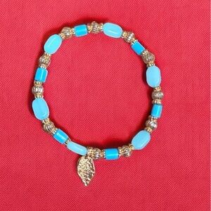 🔥2/$24 or 3/$30🔥 Gold and Blue Beaded Bracelet with Leaf Charm